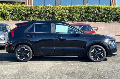 Aurora Black Pearl 2025 Kia Niro EV Wave