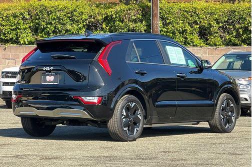 Aurora Black Pearl 2025 Kia Niro EV Wave