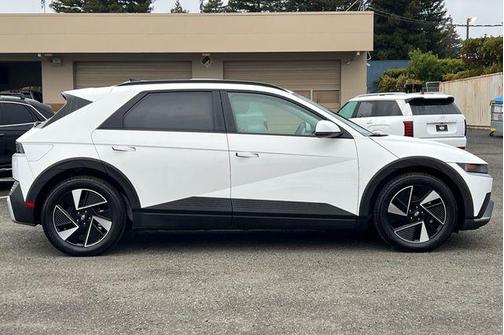 2025 Hyundai IONIQ 5 SEL