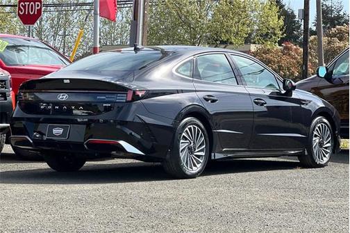2025 Hyundai SONATA Hybrid Limited