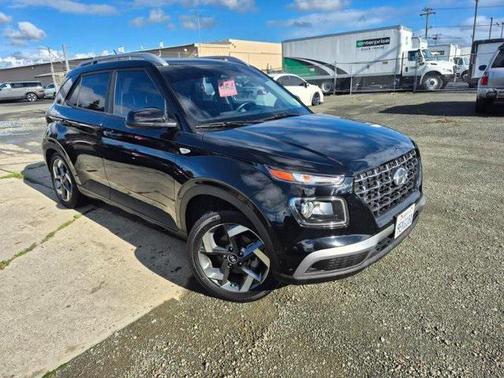 2023 Hyundai VENUE SEL