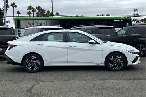 2025 Hyundai ELANTRA HEV Limited