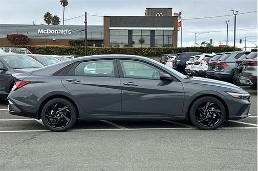 2026 Hyundai ELANTRA Sport