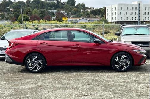 2025 Hyundai ELANTRA Sport