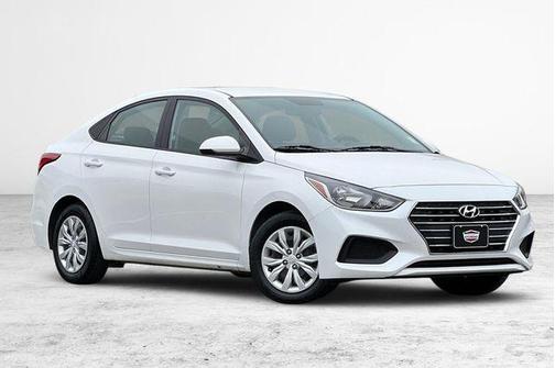 Frost White Pearl 2021 Hyundai Accent SE