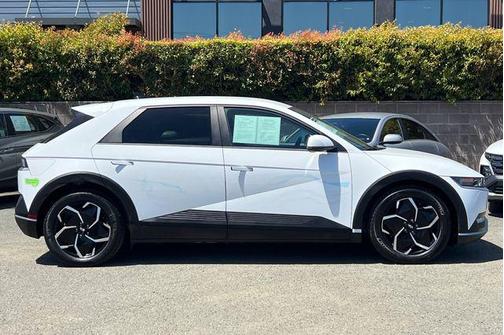 Atlas White 2023 Hyundai IONIQ 5 SE