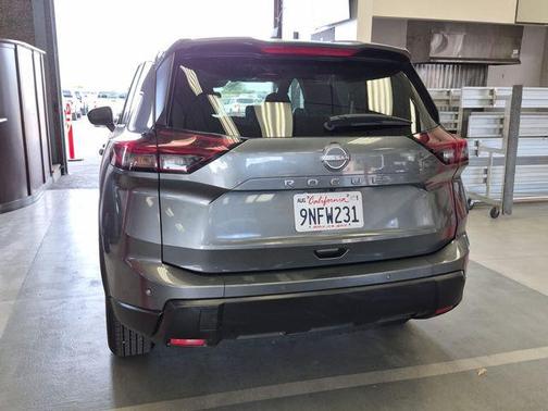Gun Metallic 2024 Nissan Rogue S