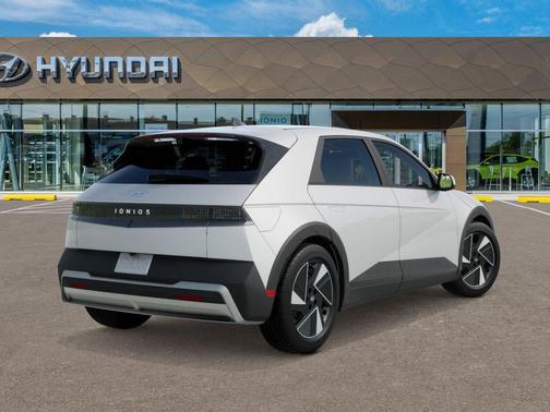 Atlas White 2026 Hyundai IONIQ 5 SEL