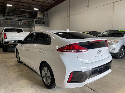 2017 Hyundai IONIQ Hybrid Blue