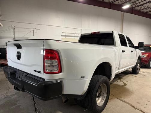 2024 RAM 3500 Tradesman Crew Cab 4x4 8' Box