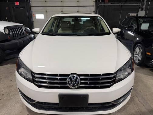 2012 Volkswagen Passat 2.5 SEL