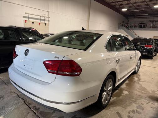 2012 Volkswagen Passat 2.5 SEL