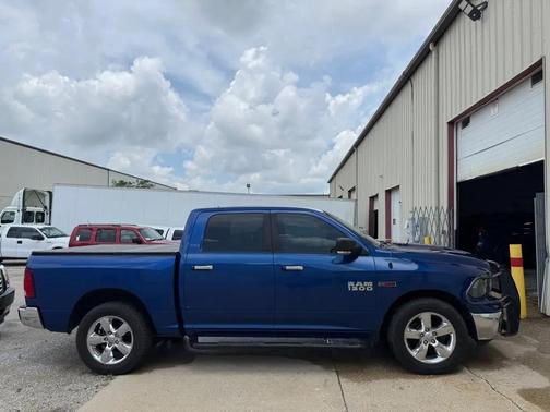 Blue Streak Pearlcoat 2016 RAM 1500 SLT