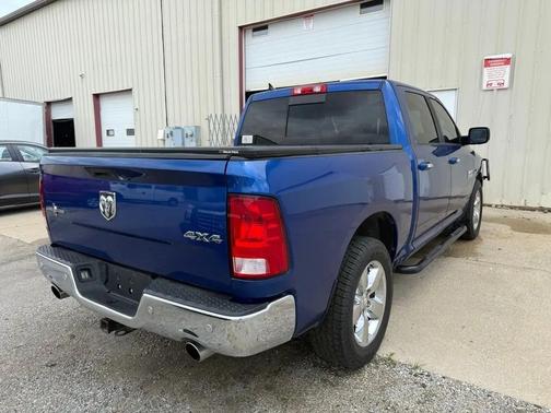 Blue Streak Pearlcoat 2016 RAM 1500 SLT