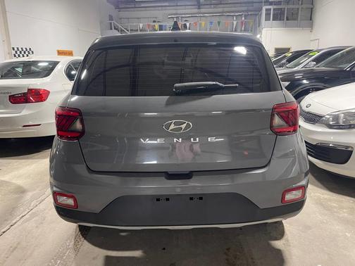 2021 Hyundai VENUE SE