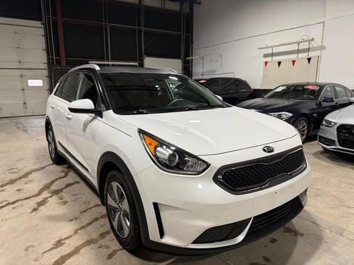 Snow White Pearl 2019 Kia Niro LX