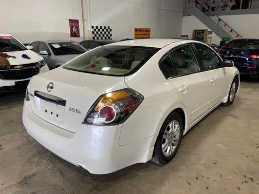 WHITE 2011 Nissan Altima 2.5 SL