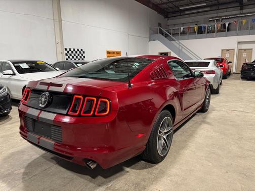 2014 Ford Mustang V6