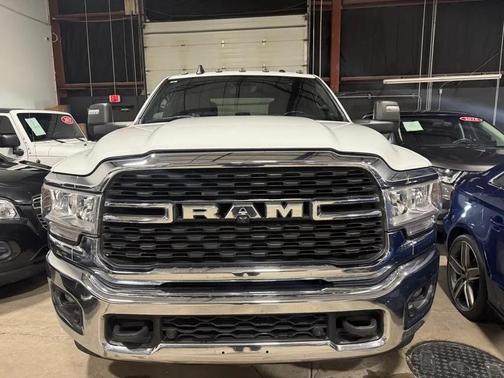 2024 RAM 3500 Big Horn Crew Cab 4x4 8' Box