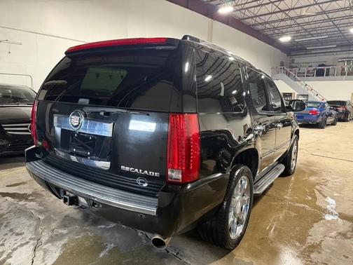BLACK 2010 Cadillac Escalade Luxury