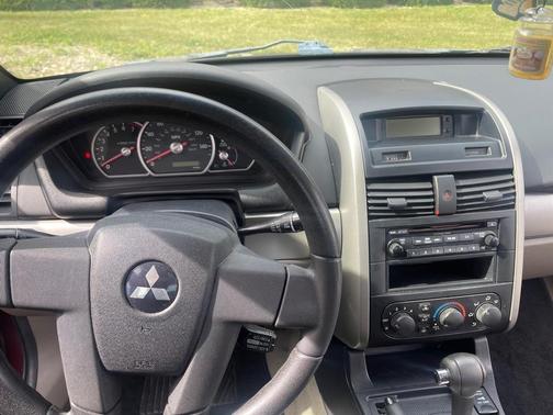 2005 Mitsubishi Galant Base
