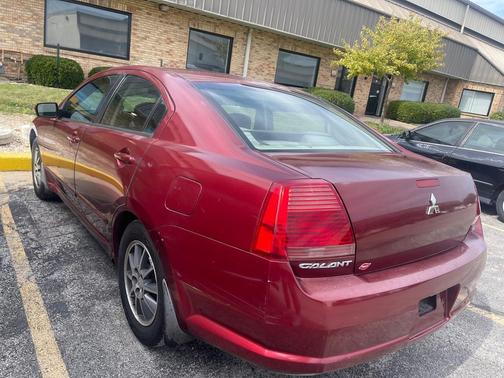 2005 Mitsubishi Galant Base