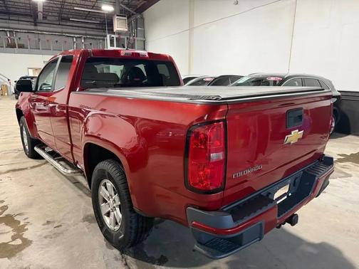 RED 2015 Chevrolet Colorado WT