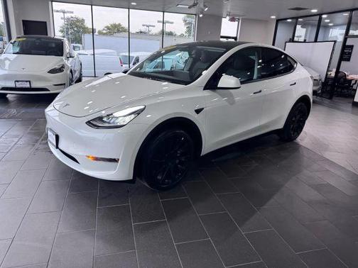 2023 Tesla Model Y Long Range