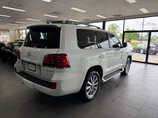 2010 Lexus LX 570 Base (A6)