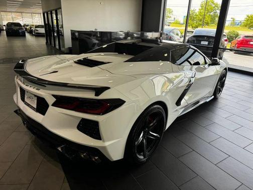 White 2023 Chevrolet Corvette Stingray w/2LT