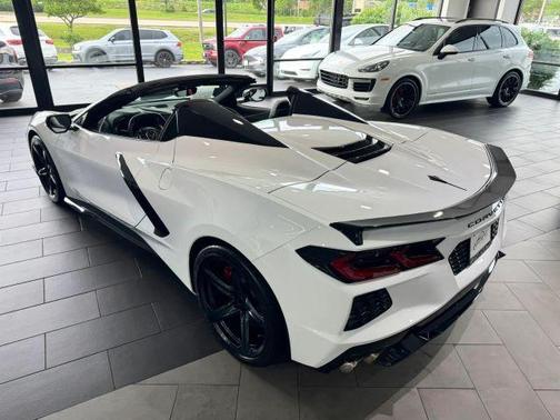 White 2023 Chevrolet Corvette Stingray w/2LT