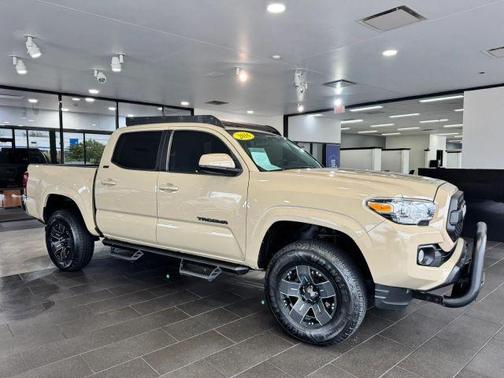 Tan 2016 Toyota Tacoma SR5