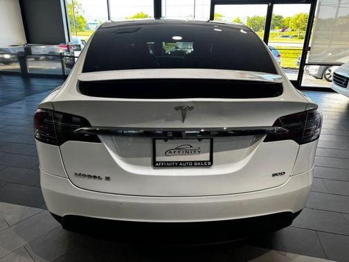 White 2016 Tesla Model X 90D