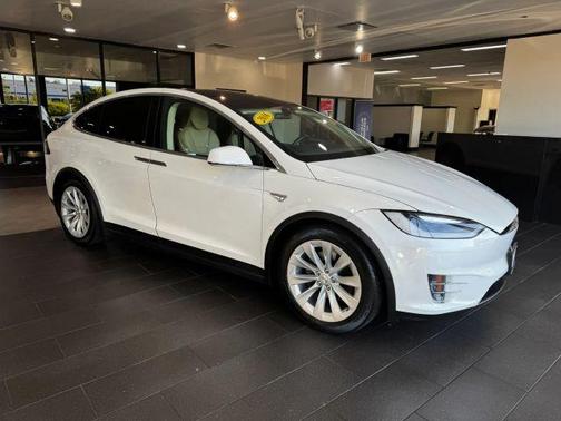 White 2016 Tesla Model X 90D