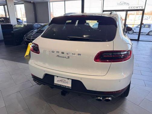 2016 Porsche Macan S