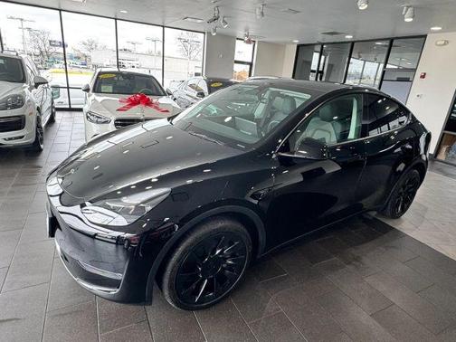 Black 2023 Tesla Model Y Long Range