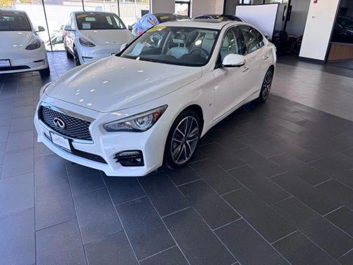2015 INFINITI Q50 Sport