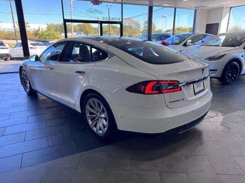 2016 Tesla Model S 90D