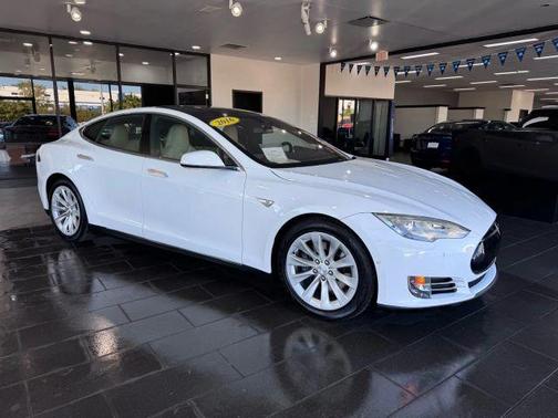 2016 Tesla Model S 90D