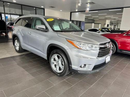 Silver 2016 Toyota Highlander Limited