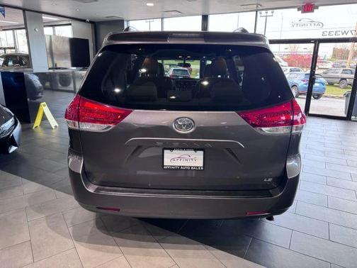 2013 Toyota Sienna LE