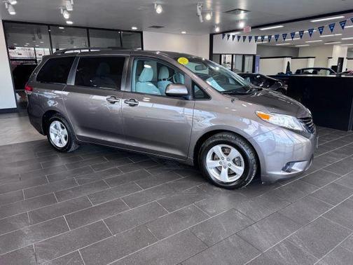 2013 Toyota Sienna LE