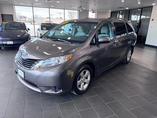 2013 Toyota Sienna LE