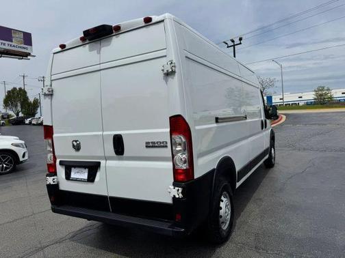 White 2023 RAM ProMaster 2500 High Roof