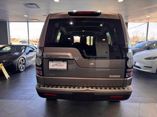 2016 Land Rover LR4 Base
