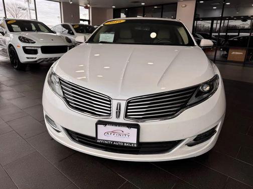 2016 Lincoln MKZ Base