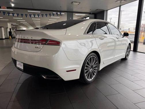 2016 Lincoln MKZ Base