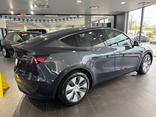 2024 Tesla Model Y Long Range