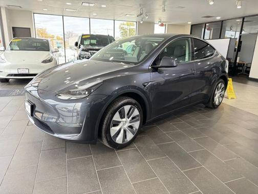 2024 Tesla Model Y Long Range