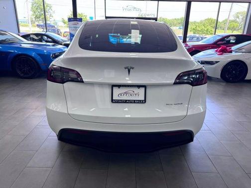 2023 Tesla Model Y Long Range